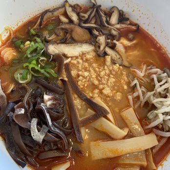 Mako Ramen - Tan tan ramen with shiitake mushrooms, bamboo shoots, green onion, bean sprouts - Ramen Near Me - Seal Beach, California