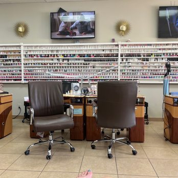 Dep Lash & Nails - So. Many. Colors. - Nail Technicians Near Me - Lenexa, Kansas
