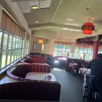 Chef Lee's Mandarin House II - Empty restaurant - Chinese Near Me - Salinas, California Chef Lee's Mandarin House II - Empty restaurant - Chinese Near Me - Salinas, California