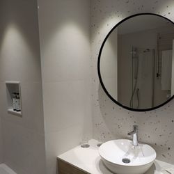 Nice big bathroom.