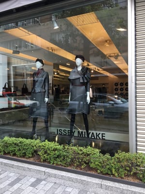PLEATS PLEASE ISSEY MIYAKE / AOYAMA by null