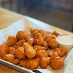 4 Hands Brewing - Buffalo cauliflower