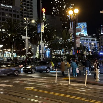 Union Square - Union square in December the Christmas music was playing - Public Markets Near Me - San Francisco, California Union Square - Union square in December the Christmas music was playing - Public Markets Near Me - San Francisco, California