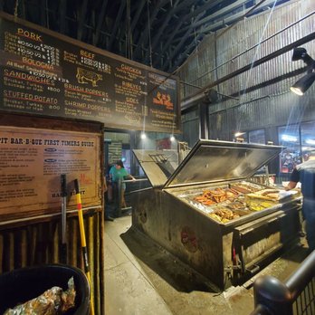 Hard Eight BBQ - Barbeque Near Me - The Colony, Texas