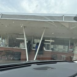 Williams Drive Inn - The restaurant walk up