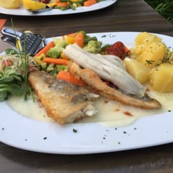 Altes Kasino - Super leckeres Essen, freundliche Bedienung die sehr zuvorkommend (Wasser für Hund etc) war.