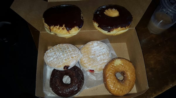 Linda's Donuts by null