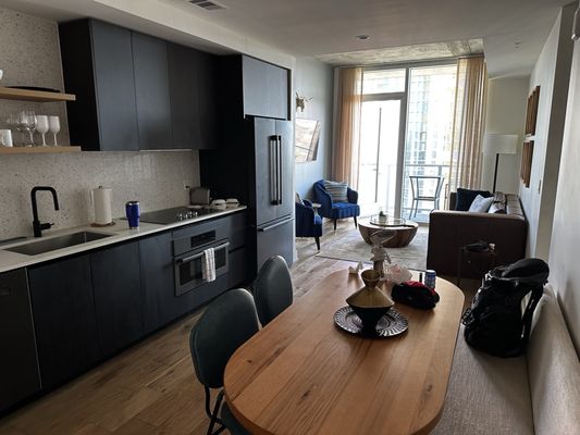 Natiivo Austin by null