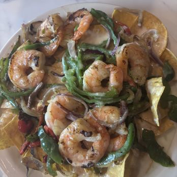 Mamacita - Shrimp fajita nachos, with jumbo shrimp - Mexican Near Me - Raleigh, North Carolina Mamacita - Shrimp fajita nachos, with jumbo shrimp - Mexican Near Me - Raleigh, North Carolina