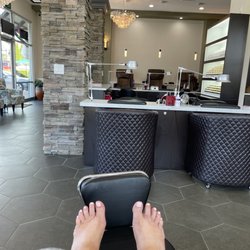 Luxury Nails - Pedicure