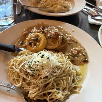 D'anna's Cafe Italiano - Chicken piccata and fettuccine Alfredo - Italian Near Me - Bellingham, Washington