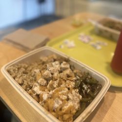 Maepole - Brown Rice, Green Beans & Onions, Chicken, & Mac & Cheese