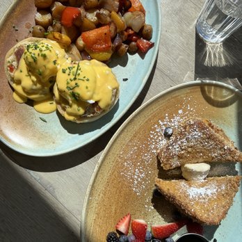 Driftwood Kitchen - Dk Benedict and French Toast - Seafood Near Me - Laguna Beach, California