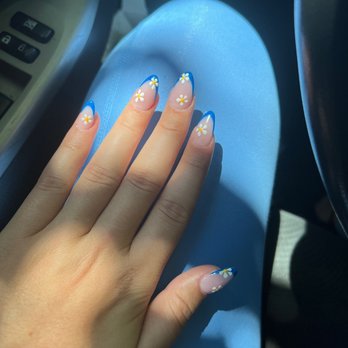 Cali Nails and Spa - Nail Salons Near Me - Vacaville, California