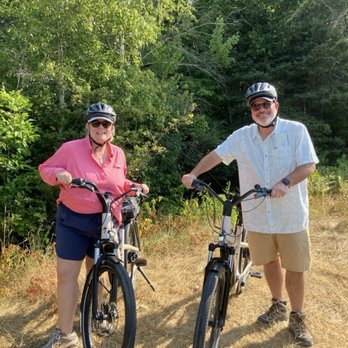 MDI e-Bikes - Patrick met us in the visitor center parking lot and gave a thorough pre-ride briefing. - Bike Rentals Near Me - Bar Harbor, Maine