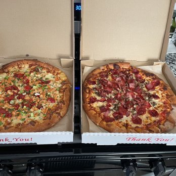 Fuze Pizza - Chicken Tikka and Meat Lovers - Pizza Near Me - Corona, California Fuze Pizza - Chicken Tikka and Meat Lovers - Pizza Near Me - Corona, California