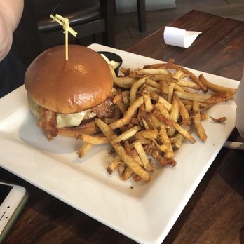Foundry Kitchen and Bar - Gastropubs Near Me - Elyria, Ohio