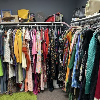 606 Thrift Avenue - Used, Vintage & Consignment Near Me - Hyannis, Massachusetts 606 Thrift Avenue - Used, Vintage & Consignment Near Me - Hyannis, Massachusetts
