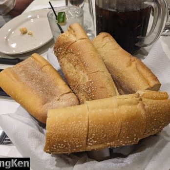 Lenny's Clam Bar - Bread from Lenny's Clam Bar. - Seafood Near Me - Howard Beach, New York