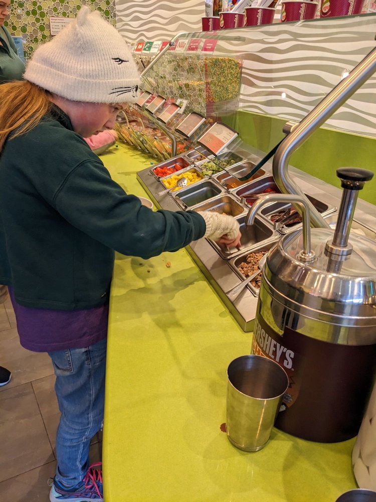 MENCHIE’S Updated September 2024 32 Photos & 31 Reviews 4502 S