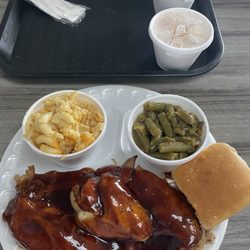 Marlo's Backyard BBQ - BBQ chicken, green beans, mac n cheese, roll and banana pudding.