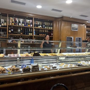 Maioli - Ellena - Desserts Near Me - Florence, FI
