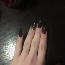 Black and red ombré nails with Black Diamond (black with sparkles in it)  and Red Sangria(a deep matte red tone) acrylic powders.