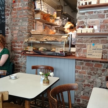 Cafe Rotkehlchen - Theke - Cafes Near Me - Cologne, NW