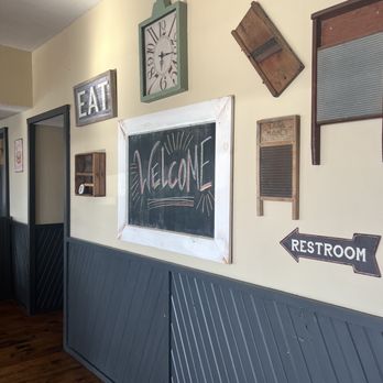 Westview Restaurant - a chalkboard with the word welcome - Bars Near Me - Point Pelee, Ontario Westview Restaurant - a chalkboard with the word welcome - Bars Near Me - Point Pelee, Ontario