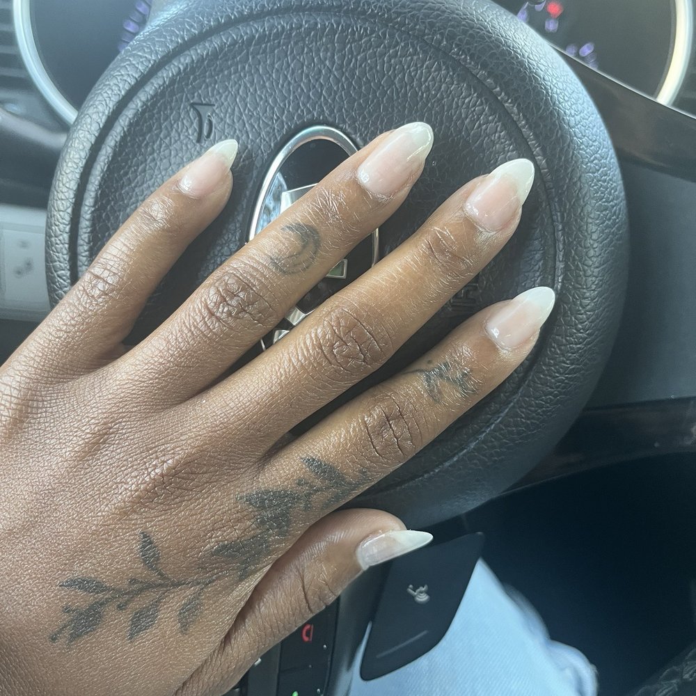 Gel manicure (clear)