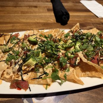 Yard House - Poke Nachos - New American Near Me - Dallas, Texas