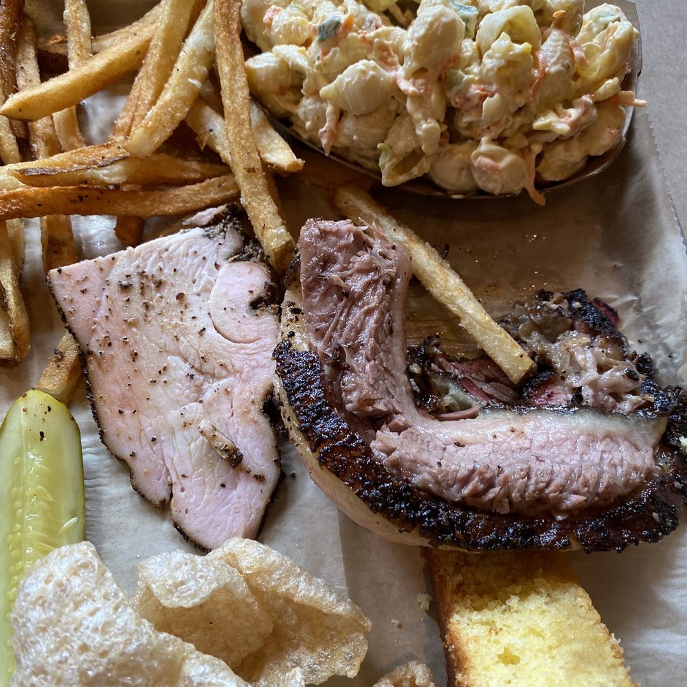 Route 96 BBQ - 2x2 tray. 2 meats and 2 sides. Plus pickles, corn bread and pork rinds. - Barbeque Near Me - Victor, New York Route 96 BBQ - 2x2 tray. 2 meats and 2 sides. Plus pickles, corn bread and pork rinds. - Barbeque Near Me - Victor, New York