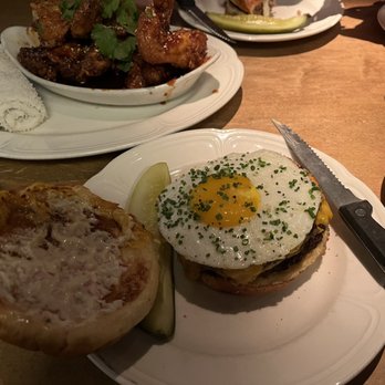 Au Cheval - Single Cheeseburger with a Fried Egg - Bars Near Me - Chicago, Illinois