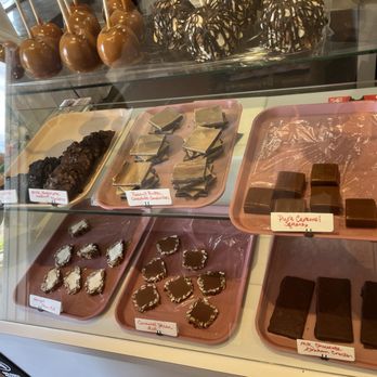 Papa Bear's Chocolate Haus - Display - Candy Stores Near Me - Mendocino, California Papa Bear's Chocolate Haus - Display - Candy Stores Near Me - Mendocino, California