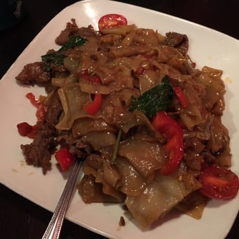 SriPraPhai Thai Restaurant - Drunken noodles w/ beef ($10.00) - Thai Near Me - Woodside, New York SriPraPhai Thai Restaurant - Drunken noodles w/ beef ($10.00) - Thai Near Me - Woodside, New York