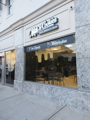 Milk N Cookies by null