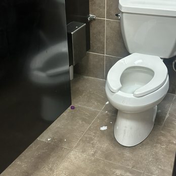 Planet Fitness - Filthy bathrooms - Gyms Near Me - Coon Rapids, Minnesota Planet Fitness - Filthy bathrooms - Gyms Near Me - Coon Rapids, Minnesota