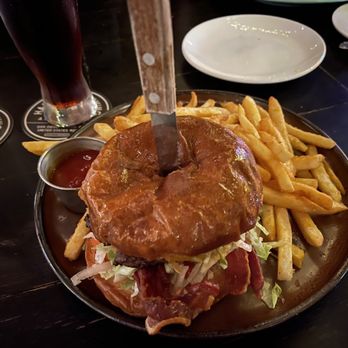 Morrison - Classic Burger add bacon - very good - Gastropubs Near Me - Los Angeles, California Morrison - Classic Burger add bacon - very good - Gastropubs Near Me - Los Angeles, California
