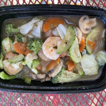 Drunken Noodle - Midtown - Mixed Vegetables with Shrimp - Thai Near Me - Sacramento, California