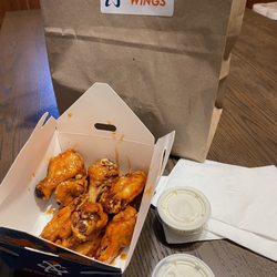 Atomic Wings - Thai Chili Traditional Wings (10 Piece) with blue cheese