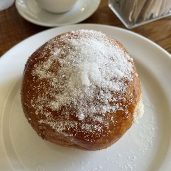 Le Parc Cafe - Coffee & Tea Near Me - Miami, Florida