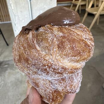 Caracas Bakery - Nutella Cruffin - Bakeries Near Me - Miami, Florida Caracas Bakery - Nutella Cruffin - Bakeries Near Me - Miami, Florida
