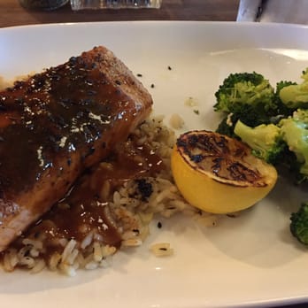 Cheddar's Scratch Kitchen - Ginger miso salmon and broccoli - Southern Near Me - Tampa, Florida