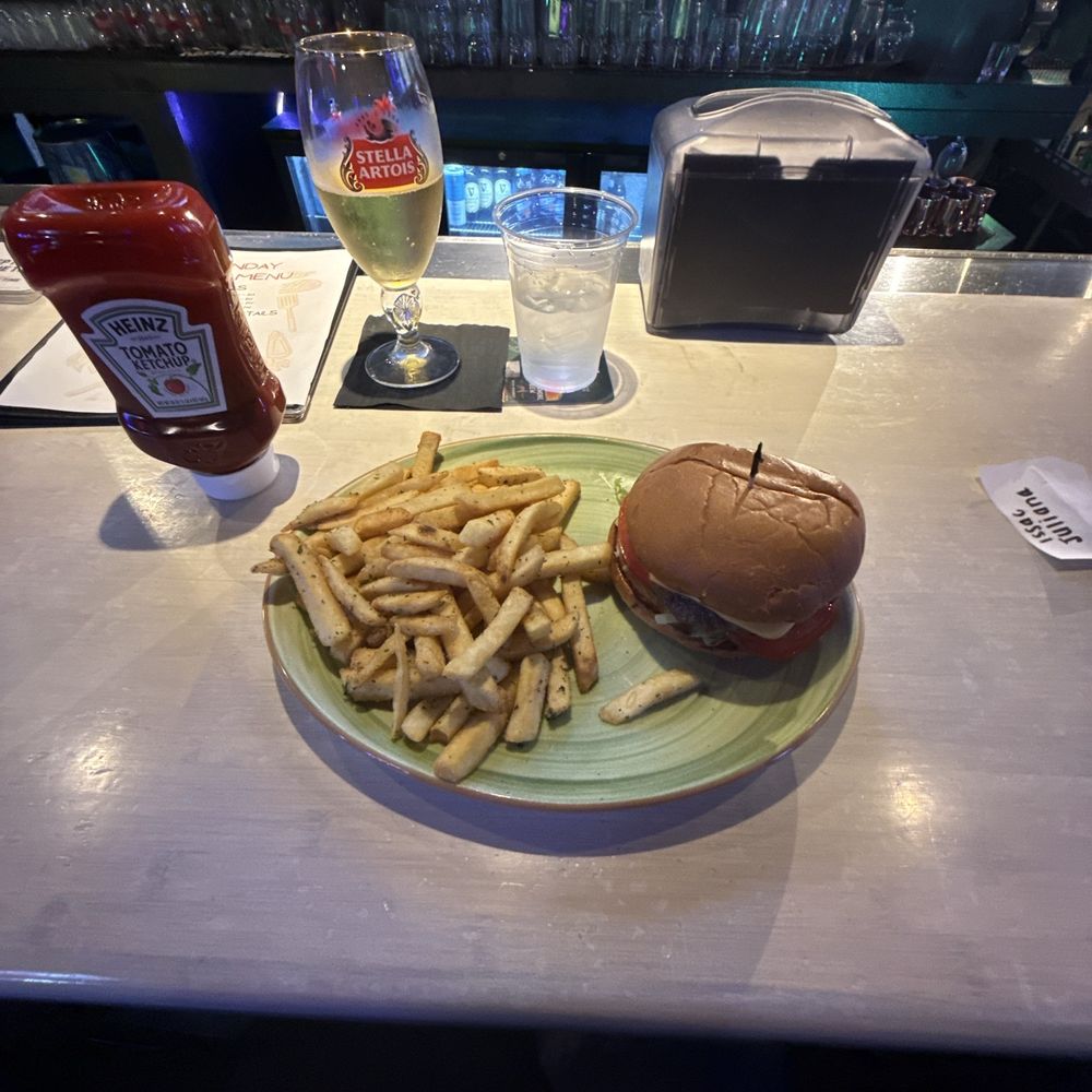 Coco Burger. Coco Burger.