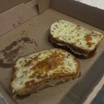 Luigi's Italian Restaurant - Cheese bread - Italian Near Me - Midland, Texas Luigi's Italian Restaurant - Cheese bread - Italian Near Me - Midland, Texas
