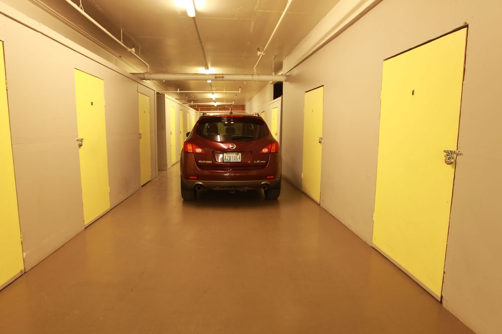 STORAGELAND Updated August 2024 11 Photos 108 W Columbia Dr, Kennewick, Washington Self