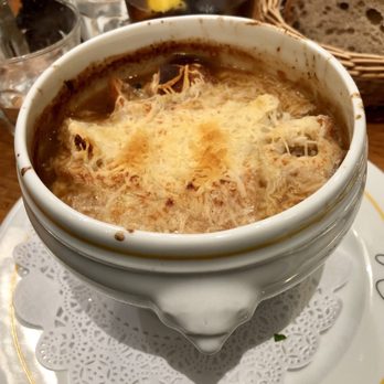 Bistrot Richelieu - Homemade French Onion Soup (Soupe Oignon Maison) - Bistrot Richelieu - French Near Me - Paris, 01 Bistrot Richelieu - Homemade French Onion Soup (Soupe Oignon Maison) - Bistrot Richelieu - French Near Me - Paris, 01