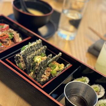 Sushi-San Lincoln Park - Bars Near Me - Chicago, Illinois