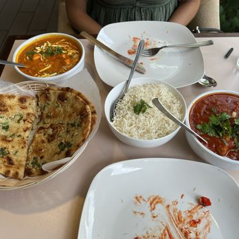 Khaao Macha - Paneer Tikka Masala, Chicken Vindaloo, and Garlic Naan - Indian Near Me - Akron, Ohio Khaao Macha - Paneer Tikka Masala, Chicken Vindaloo, and Garlic Naan - Indian Near Me - Akron, Ohio