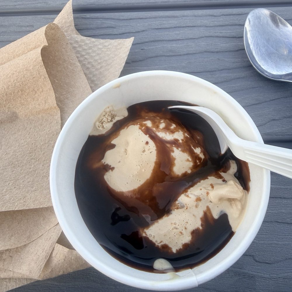 Happy Days - Coffee ice cream with hot fudge in a dish - American Near Me - Amsterdam, New York